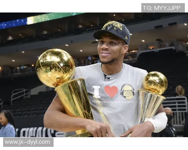 帕尼尼欧冠杯球星卡收藏热潮解析与市场前景展望