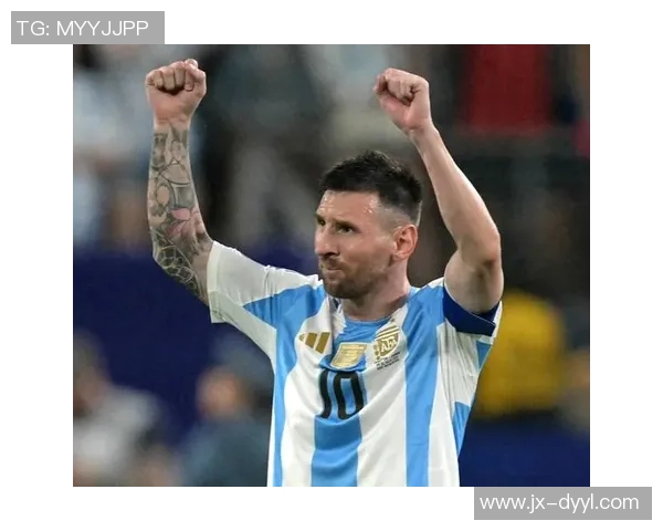 同名足球球星跨足各界的传奇人生与竞技成就解析 同名足球球星跨足各界的传奇人生与竞技成就解析